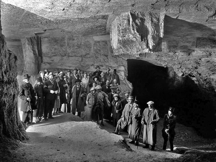 משלחת מבקרים במערת צידקיהו, סוף המאה ה19 -תחילת המאה ה20, ספריית הקונגרס האמריקאי