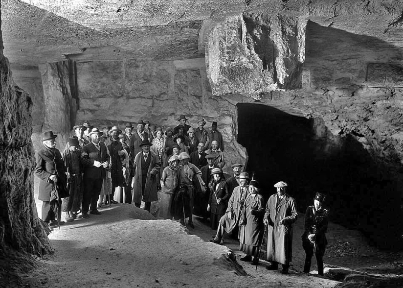 משלחת מבקרים במערת צידקיהו, סוף המאה ה19 -תחילת המאה ה20, ספריית הקונגרס האמריקאי