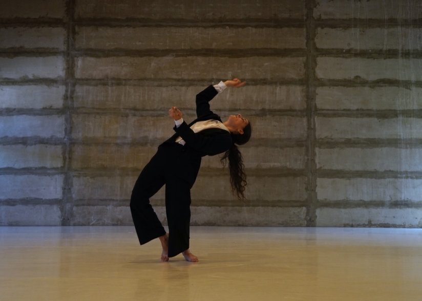 Sharon Valevski, “Speeches”, from the Asif Festival 2023 at the Kelim Choreography Center, Artistic direction: Ayala Frenkel, Photo: Keren Kraizer