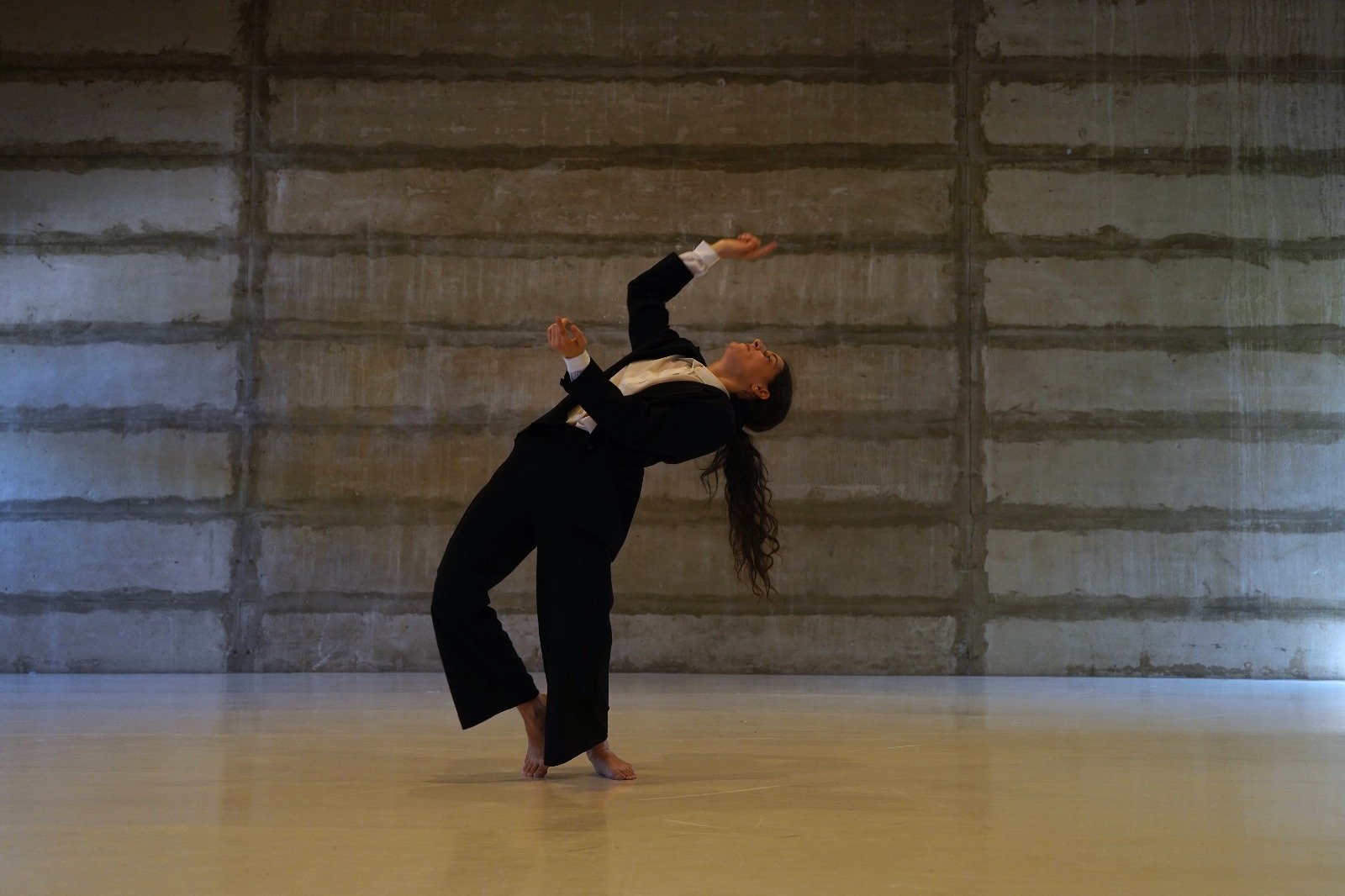 Sharon Valevski, “Speeches”, from the Asif Festival 2023 at the Kelim Choreography Center, Artistic direction: Ayala Frenkel, Photo: Keren Kraizer